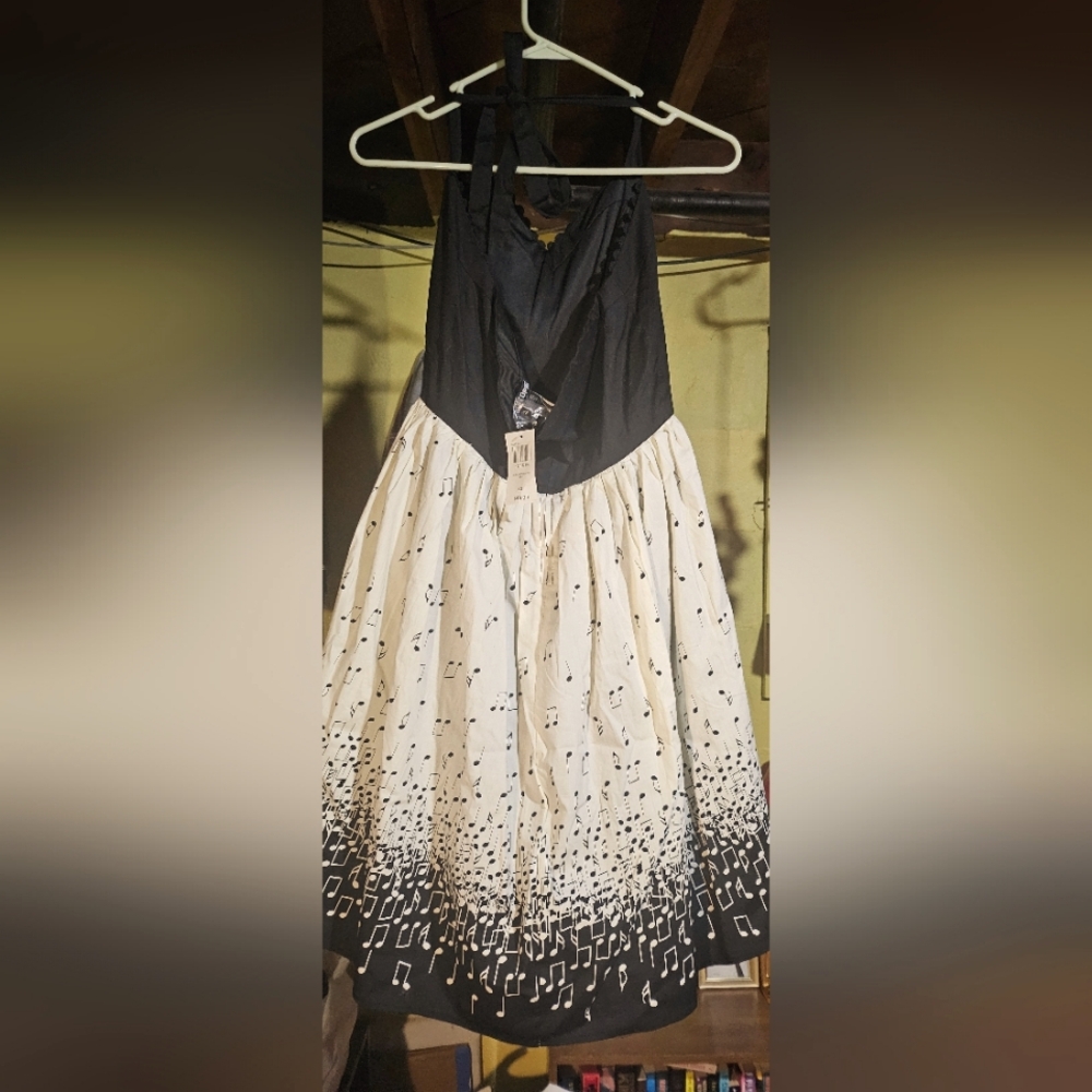 Music note dress. HOTTOPIC  new with tags